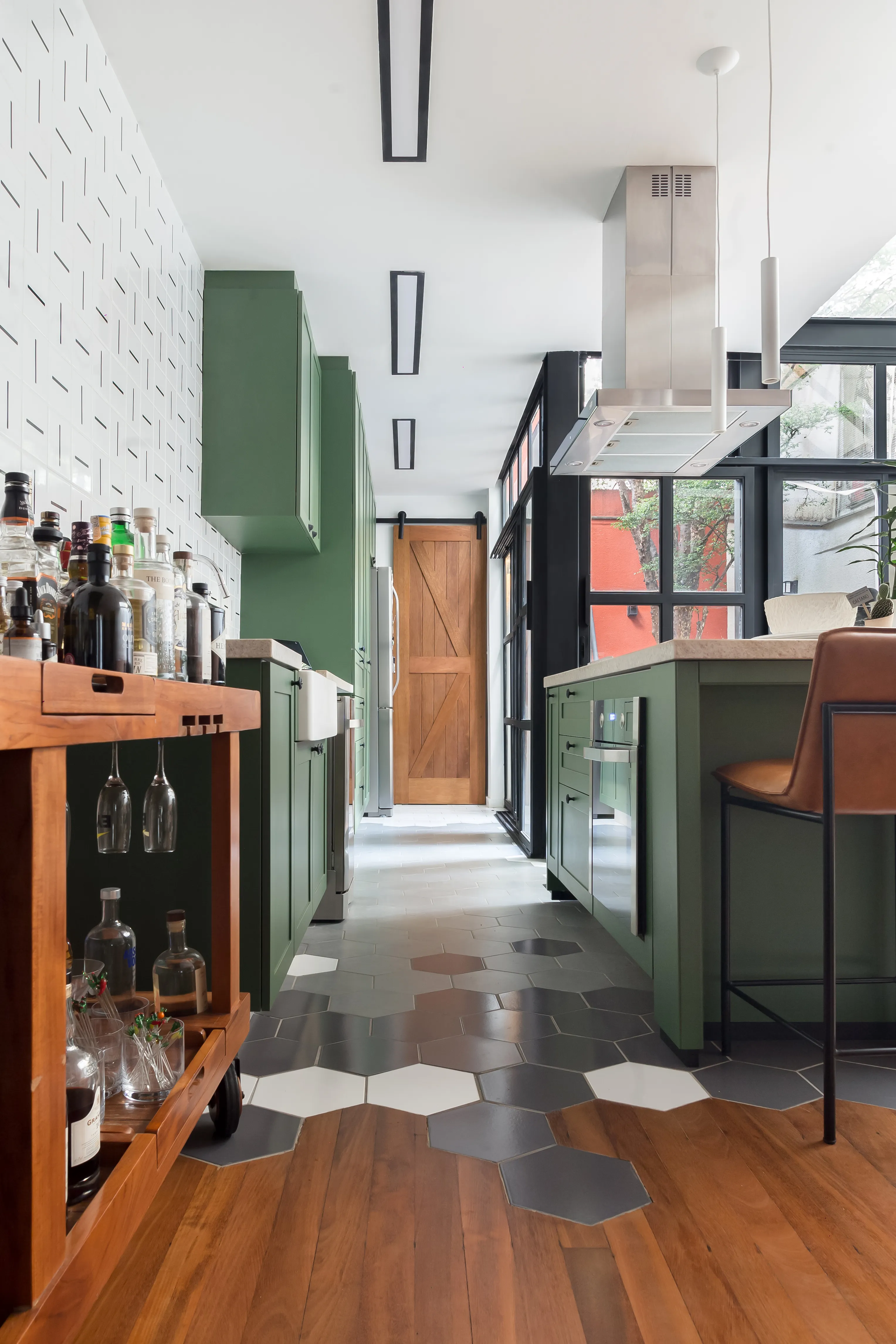 Detalhe de espaço interno com acabamentos nobres e design sofisticado - Fotografia de arquitetura por Pâmela Wille