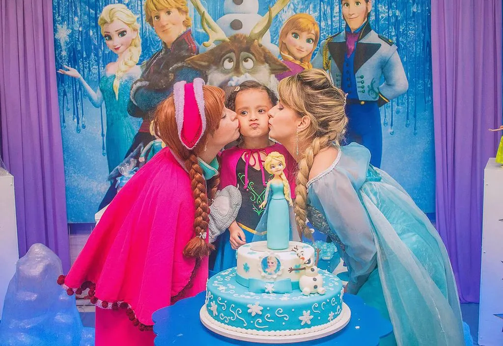 Fotografia de crianças brincando em família - Pâmela Wille